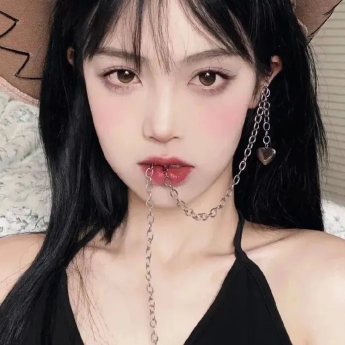 前妻重金求复合我却对钱不感兴趣